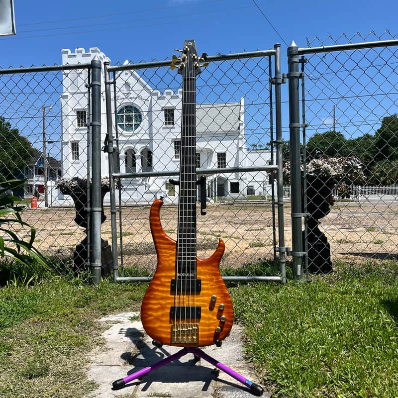 Modulus Quantum 5 2001 - Quilted maple WITH HARD CASE image 1