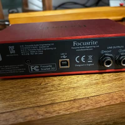 Focusrite Scarlett 2i2 USB 2.0 Audio 2015 with box image 2