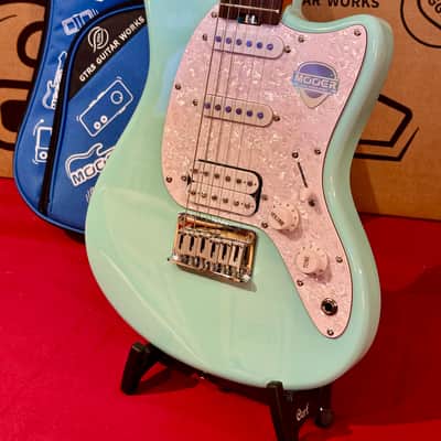 Mooer Guitars MLT10( Travel/ Short Scale )  CANDY BLUE 2025 Super Light 2,5Kg image 4