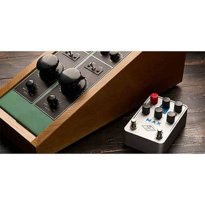 Universal Audio Max Preamp & Dual Compressor Pedal image 11