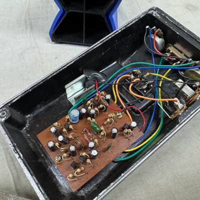 Univox Super-Fuzz superfuzz Fuzz Pedal - missing 3 screws image 8