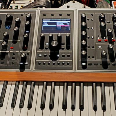 Moog One 16-Voice 61-Key Polyphonic Analog Synthesizer 2018 - Present - Black/Ash image 4
