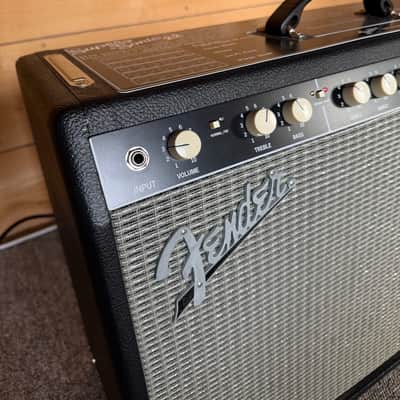 Fender Super-Sonic 22 2-Channel 22-Watt 1x12" Guitar Combo 2010 - Present - Black image 3