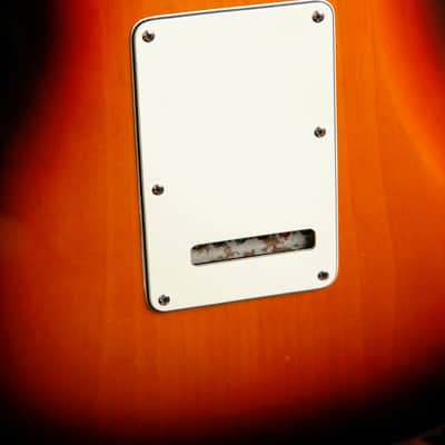 Fender American Deluxe Stratocaster 3-Colour Sunburst Electric Guitar 2006 Pre-Owned image 17