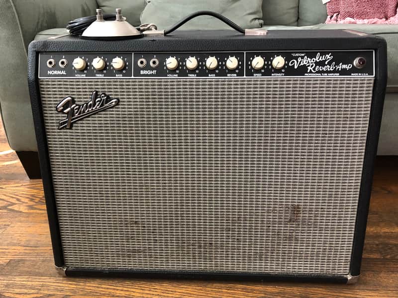 Fender "Custom" Vibrolux Reverb 40-Watt 2x10" Guitar Combo 1996 - 2013 - Black image 1