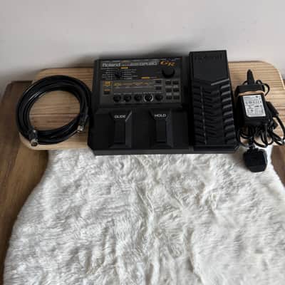 Roland GR-20 Guitar Synthesizer + GK Cable & Power Supply – Full Setup