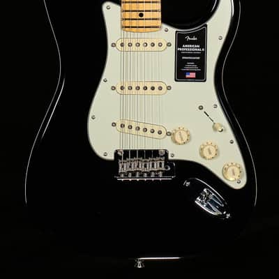 Fender American Professional II Stratocaster Black Maple Fingerboard (755) image 3