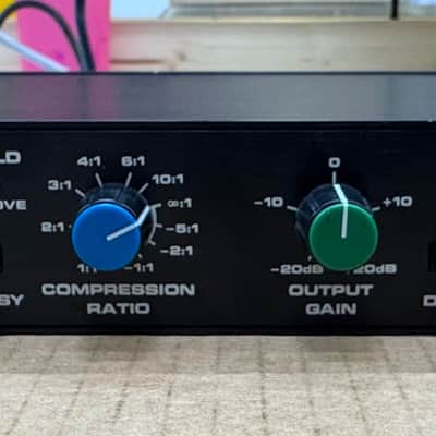 dbx 160XT Compressor / Limiter | Reverb