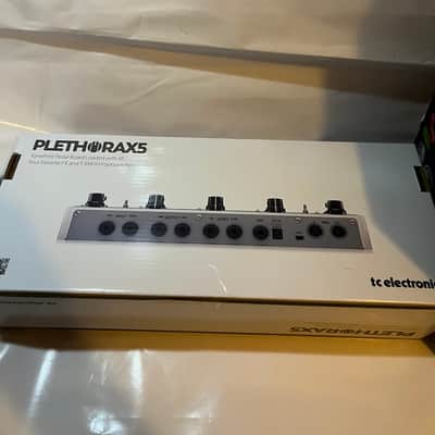 TC Electronic Plethora X5 TonePrint Multi-Effects Pedalboard 2020 - Present - White image 2