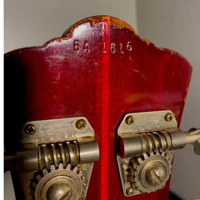 Guild Starfire Bass 1967 - Cherry Red image 11