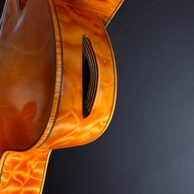 1996 McCurdy "Vie et Arte" Acoustic Archtop with One Piece Back image 11