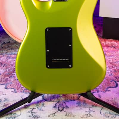 Fender American Ultra II Stratocaster HSS with Maple Fretboard 2024 - Solar Flare image 6