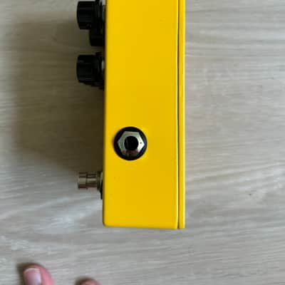 JHS Charlie Brown V4 2016 - Present - Yellow image 4