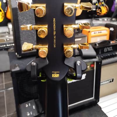 ESP LTD EC-1000 - Vintage Black EMG image 4