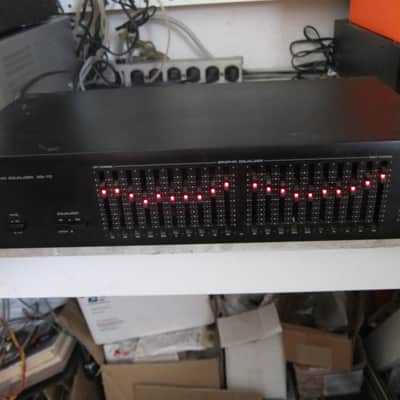 Yamaha EQ-70 20 Band Stereo Equalizer, Natural Sound, Back Lit Controls, 120/220 Volt, Ex Sound, JAP image 1