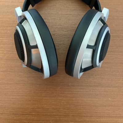 Sennheiser HD 800 Headphones image 3