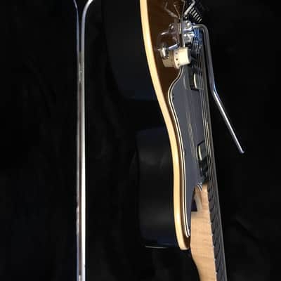 Music Man  Axis image 10