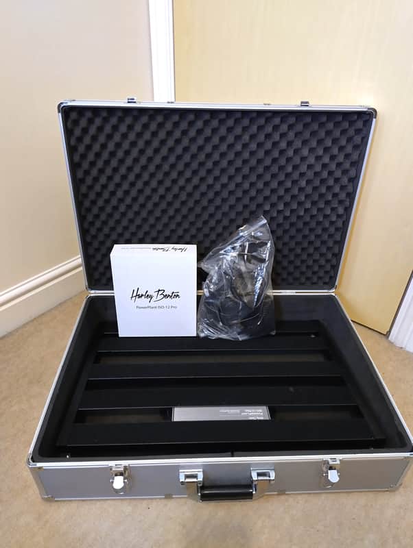 Harley Benton pedalboard, case and isolated power supply (12-way) image 1