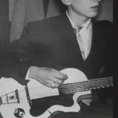 Hofner Club 40 1957 - stunning rare issue like George Harrison's 1st true Beatle Axe ! image 13