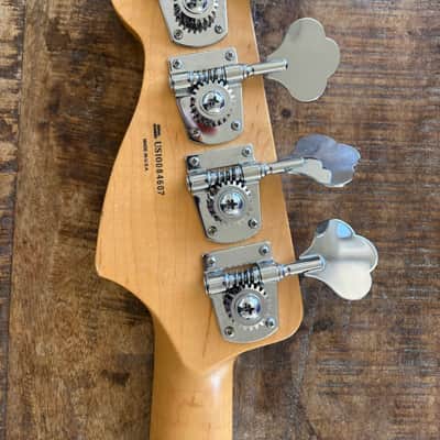 Fender American Special Precision Bass 3-tone Sunburst image 7