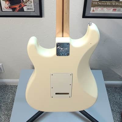 2011 Fender American Standard Stratocaster EXCELLENT GUITAR! USA! 2011 - White image 12