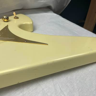 Washburn PT60 PT-60 Flying V Guitar with Case image 16