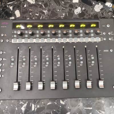 Avid Artist Mix 2010s - Black image 1