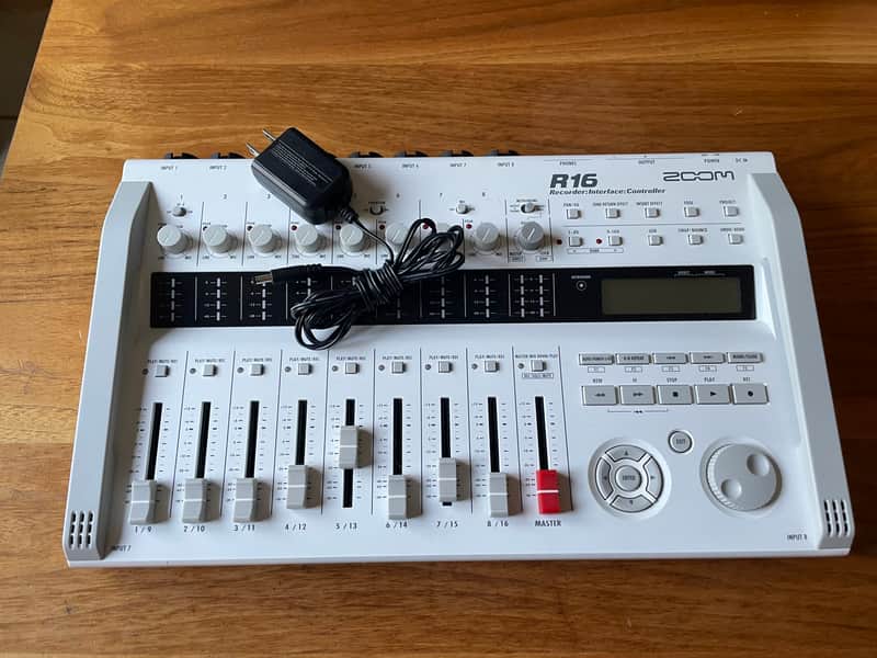 Zoom R16 USB Audio Interface / Digital Multitrack Recorder