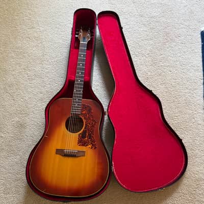 Gibson J-45 Deluxe 1969 - 1982 - Cherry Sunburst image 1