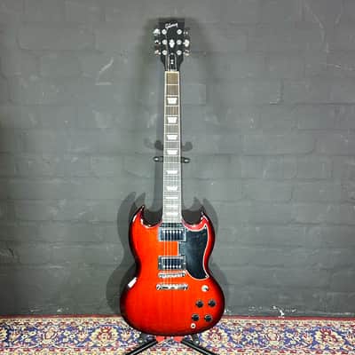 + New Video Gibson 2017 SG Standard Cherry Burst + Locking Tuners + Case image 1