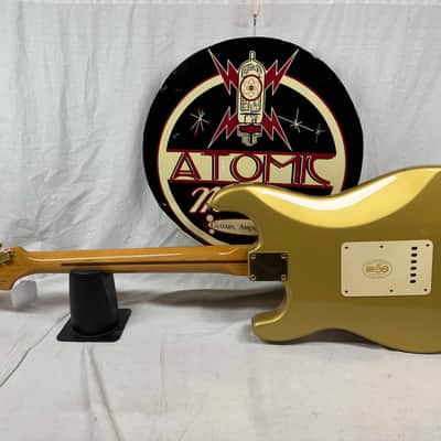 Fender 50th Anniversary Golden Stratocaster Guitar 2004 - Aztec Gold / Maple neck image 7