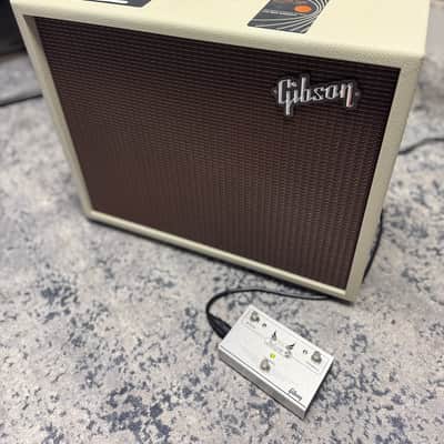 Gibson Dual Falcon 20 2-Channel 15-Watt 2x10" Guitar Combo 2024 - Present - Cream Bronco Vinyl with Oxblood Grille image 7