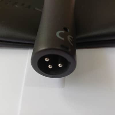 Shure SM57 Cardioid Dynamic Microphone - with zip case and mic clip image 14