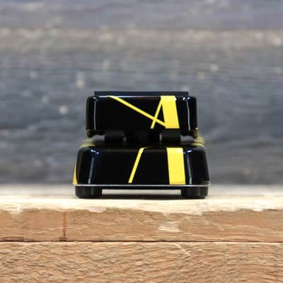 Dunlop EVH95 Cry Baby Eddie Van Halen Signature Wah Wah Guitar Effect Pedal image 8