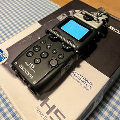 Zoom H5 Handy Recorder & Accessories 2010s - Black