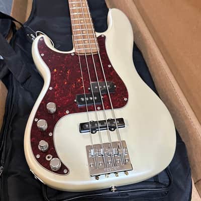 Fender Player Plus Precision P Bass LH Left Handed 4 String Electric Bass Guitar - image 4