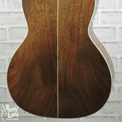 Eastman E22OOSS/V-SB Varnish Acoustic OO Slope Shoulder Guitar with Case image 4