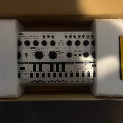 Behringer TD-3-MO (Silver) + FREE BOSS OS2 Pedal image 2
