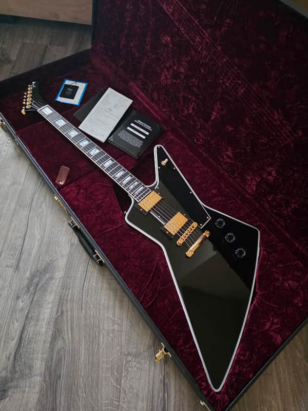 Gibson Explorer Custom 2021 - Present - Ebony Gloss