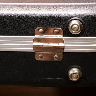 Road Runner Molded Electric Hard Shell Bass Case Fitted for Fender Precision & Jazz image 9