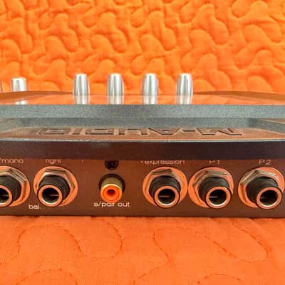 M-Audio Black Box Guitar Multi-Effect Processor, plus manual and CD image 5