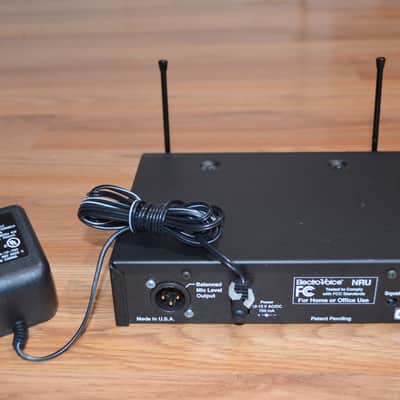 Electro-Voice ClearScan Wireless Lavalier Mic System image 3