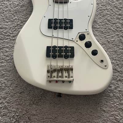 Fender Modern Player Jazz Bass 2012 MIC Olympic White 4-String Rare Bass Guitar image 2