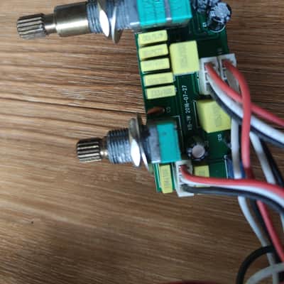 Sire Marcus Miller M7 Bass Preamp with Knobs image 2