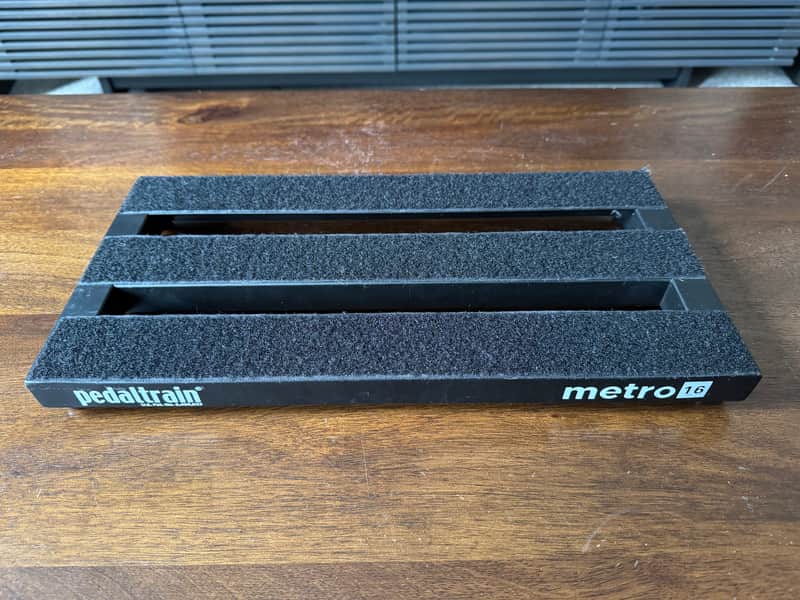 Pedaltrain Metro 16 with Soft Case
