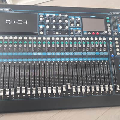 Allen & Heath QU-24 24-Channel Digital Mixer 2014 - Present - Black image 1