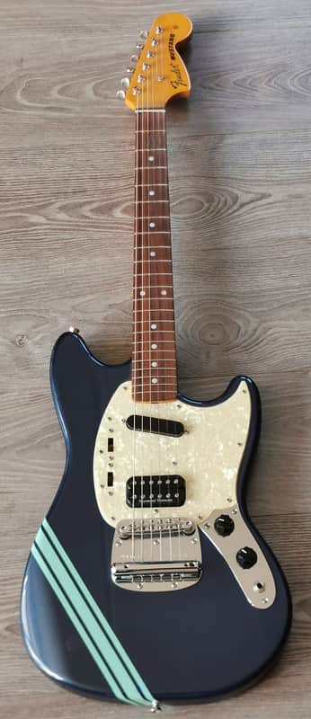 Fender Kurt Cobain Mustang 2012 - 2013 - Dark Lake Placid Blue with Stripe