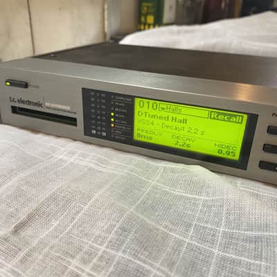 TC Electronic Reverb4000 Reverb Processor 2010s - Silver image 2