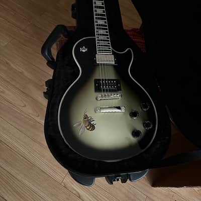 Epiphone Adam Jones Signature Art Series Les Paul Custom 2024 - Mark Ryden’s “Queen Bee" / Silverburst image 3