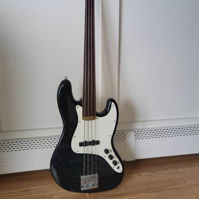 Fender Standard Jazz Bass 1984 - 1990 | Reverb